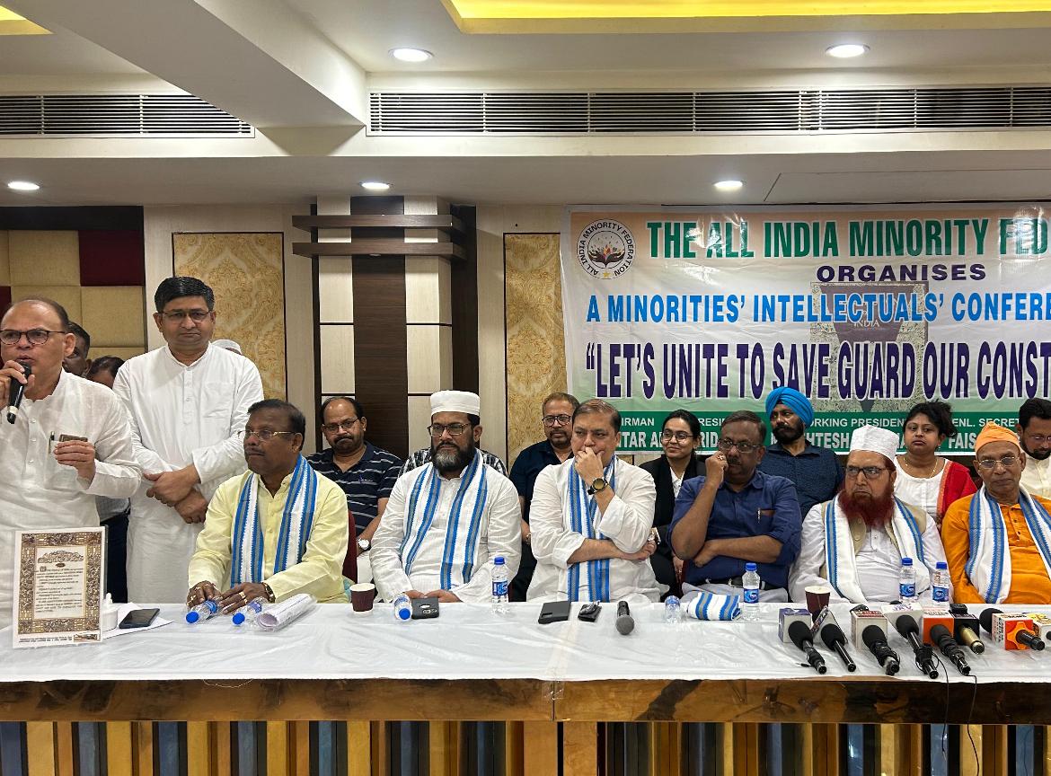 آل انڈیا مائنوریٹی فیڈریشن کے زیر اہتمام منعقدہ سمینار میں مختلف مذاہب کے نمائندوں نے آئین ہند کے تحفظ کا عہد کیا