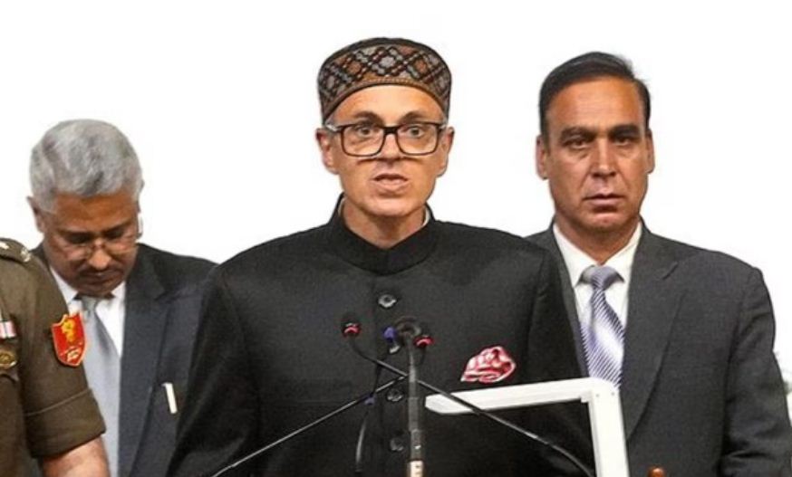 عمر عبد اللہ جموں و کشمیر یونین ٹریٹری کے پہلے وزیر اعلیٰ بن گئے، سریندر چودھری نائب وزیر اعلیٰ کے عہدے پر فائز