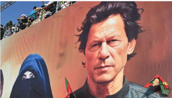 190 ملین پاؤنڈ کیس کا فیصلہ آج بھی سنایا نہیں جاسکا: ’عمران خان کو دو مرتبہ پیغام بھجوایا لیکن وہ عدالت میں پیش نہیں ہوئے‘