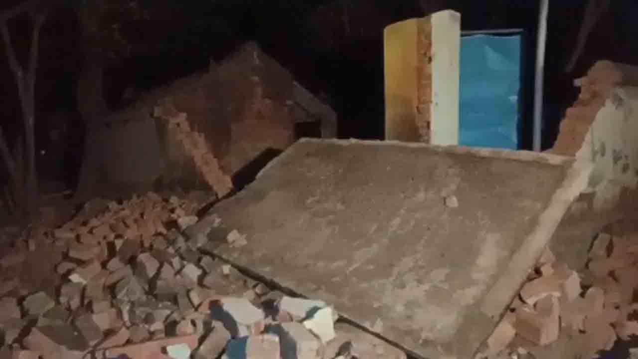بند مکان کے اندر سے زور دار بم دھماکے سے پوراعلاقہ لرز اٹھا