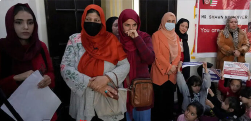 امریکا میں مقیم ہزاروں افغان شہریوں کی خصوصی حیثیت ختم کر دی گئی