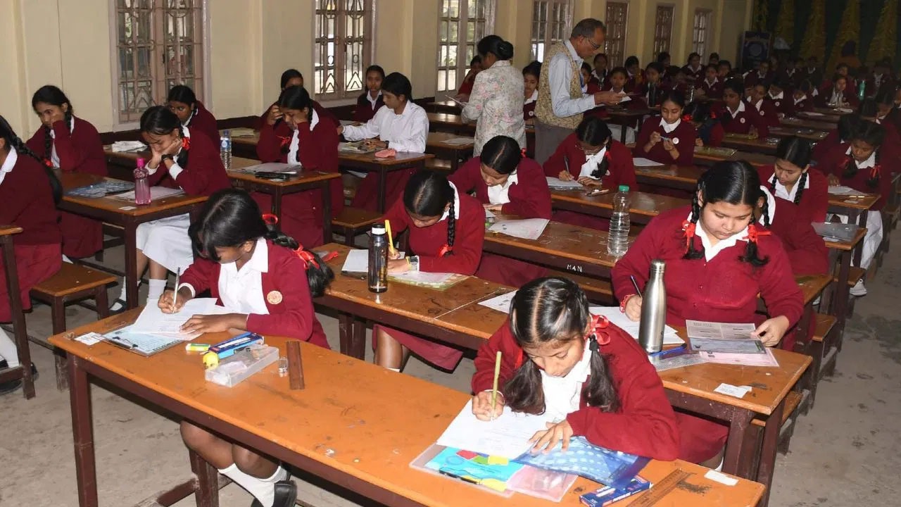مدھیامک کے نتائج کا اعلان تیس اپریل کے بجائے دومئی کو کیا جائے گا