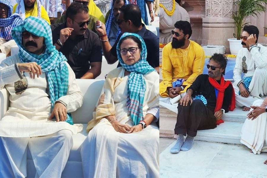 جگناتھ دھام کے افتتاح کے موقع پر بنگالی فلم کے سبھی ایکٹر اور ایکٹریس موجود تھے