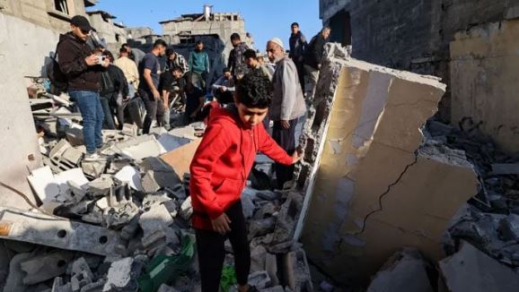 اسرائیلی فوج کی غزہ کے تین مقامات پر بمباری، 30 سے زائد فلسطینی شہید