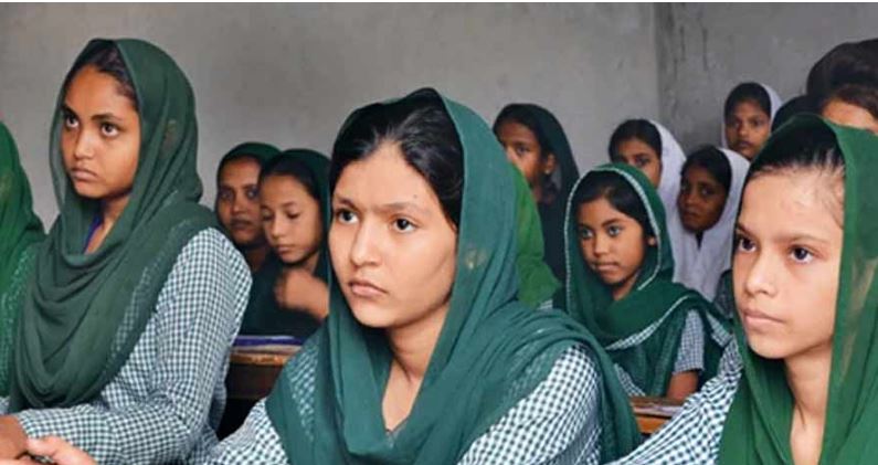 وزیر اعلیٰ ممتا بنرجی نے اچھے نمبرات نہیں لانے والے طلبا کو مایوس نہیں ہونے کا مشورہ دیا۔کوشش کرتےرہیں ایک دن ضرورکامیابی ملے گی