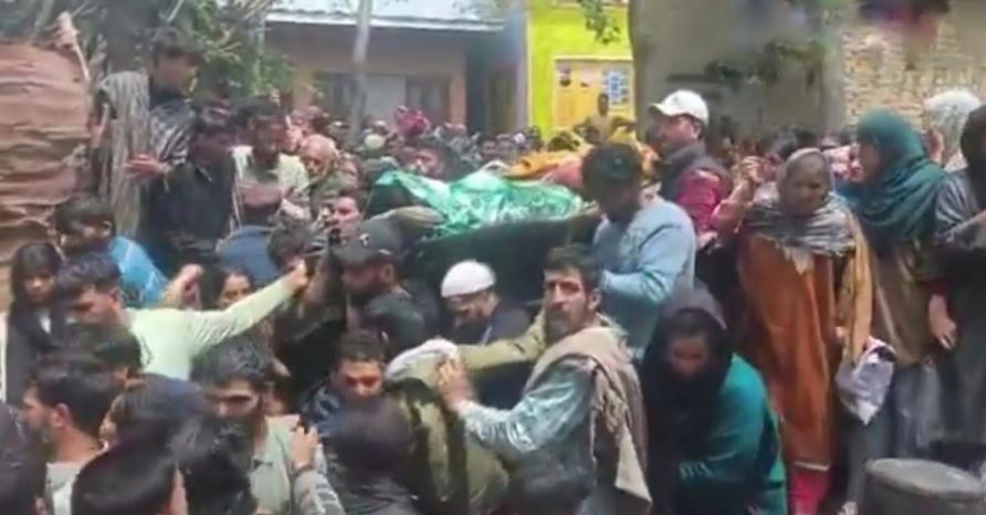 کولگام میں نوجوان کی پر اسرار موت واقع، محبوبہ مفتی اور سکینہ ایتو نے عدالتی تحقیقات کا کیا مطالبہ