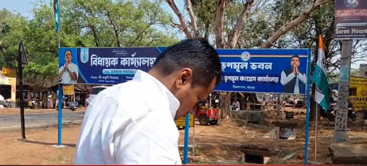 ترنمول کی میٹنگ میں پولس اہلکار کی شمولیت کا ویڈیو وائرل