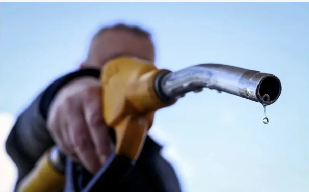 برنٹ کروڈ آئل کی قیمت ایک روز کی کمی کے بعد ایک مرتبہ پھر 100 ڈالر سے تجاوز کر گئی