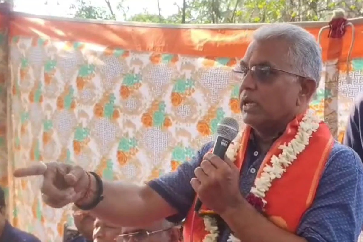 کھڑگپور کے آئی سی کی پینٹ گیلی کرنے کی دھمکی! دلیپ گھوش کے خلاف ترنمول کی الیکشن کمیشن میں شکایت۔