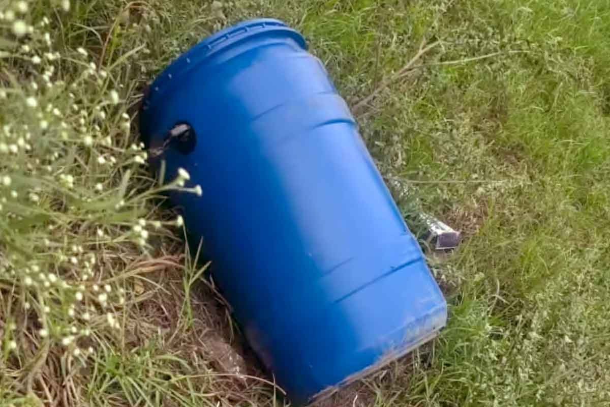 بھدرشور میں بند نیلے ڈرم سے نوجوان کی ذبح شدہ لاش برآمد