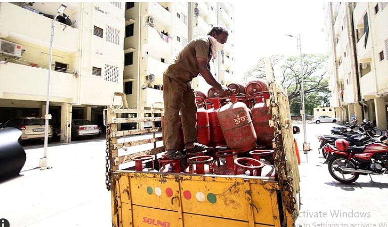 ہوٹلوں اور ریستورانوں میں ایل پی جی چارج کی وصولی پر پابندی، خلاف ورزی پر سخت کارروائی کا انتباہ