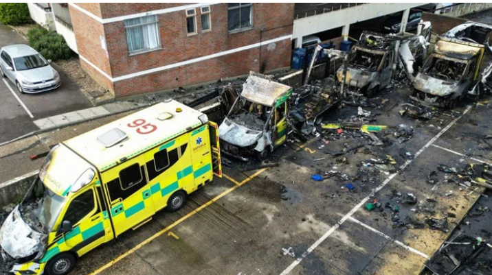 لندن: یہودیوں کی 4 ایمبولینسوں کو آگ لگانے کا الزام، 2 افراد گرفتار