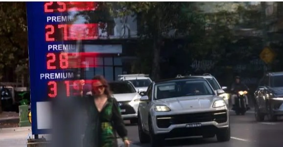 مذاکرات پر ایران اور امریکہ کے متضاد بیانات: بین الاقوامی مارکیٹ میں تیل کی قیمتوں میں پانچ فیصد اضافہ