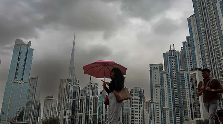 امارات سمیت مشرق وسطیٰ کے ملکوں میں طوفانی بارشیں