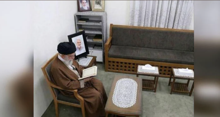 سپریم لیڈر آیت اللّٰہ خامنہ ای کی شہادت سے چند لمحے پہلے کی تصویر وائرل