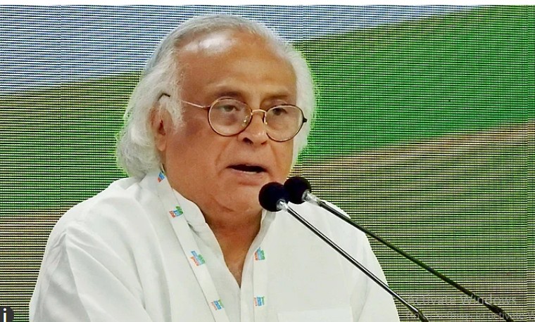 ایکسائز ڈیوٹی میں کمی پر کانگریس کا طنز، ’انتخابات کے سبب فیصلہ، 30 اپریل تک انتظار کریں‘