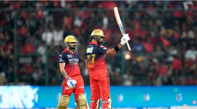 آئی پی ایل: رائل چیلنجرز بنگلورو کا جیت کے ساتھ شاندار آغاز، سن رائزرز حیدرآباد کو 6 وکٹوں سے شکست دی