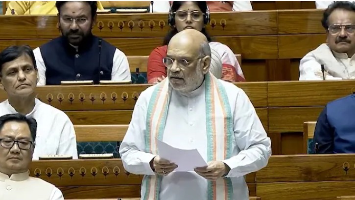 امیت شاہ کے کانگریس-نکسلواد تعلق والے بیان پر کانگریس کا پلٹ وار