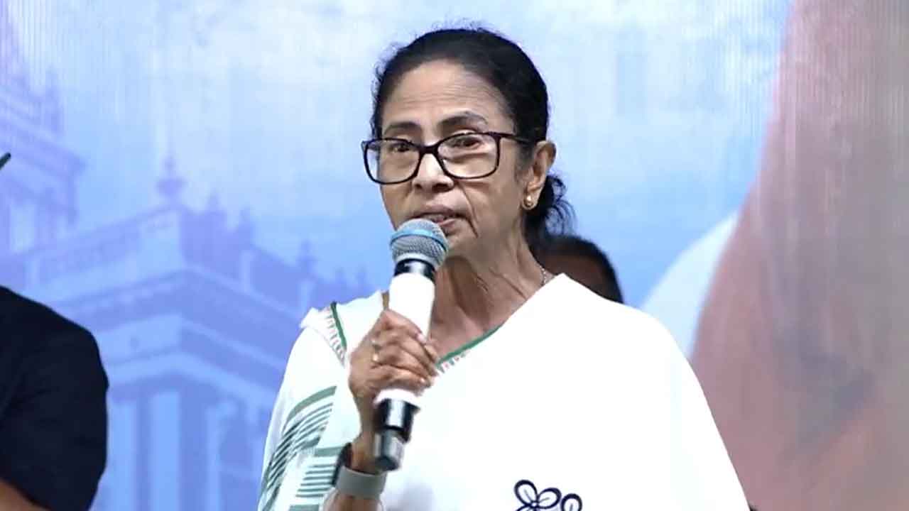 پہلے بنگال میں حکومت بنائیں گے اور پھر دہلی پر قبضہ کریں گے : ممتا