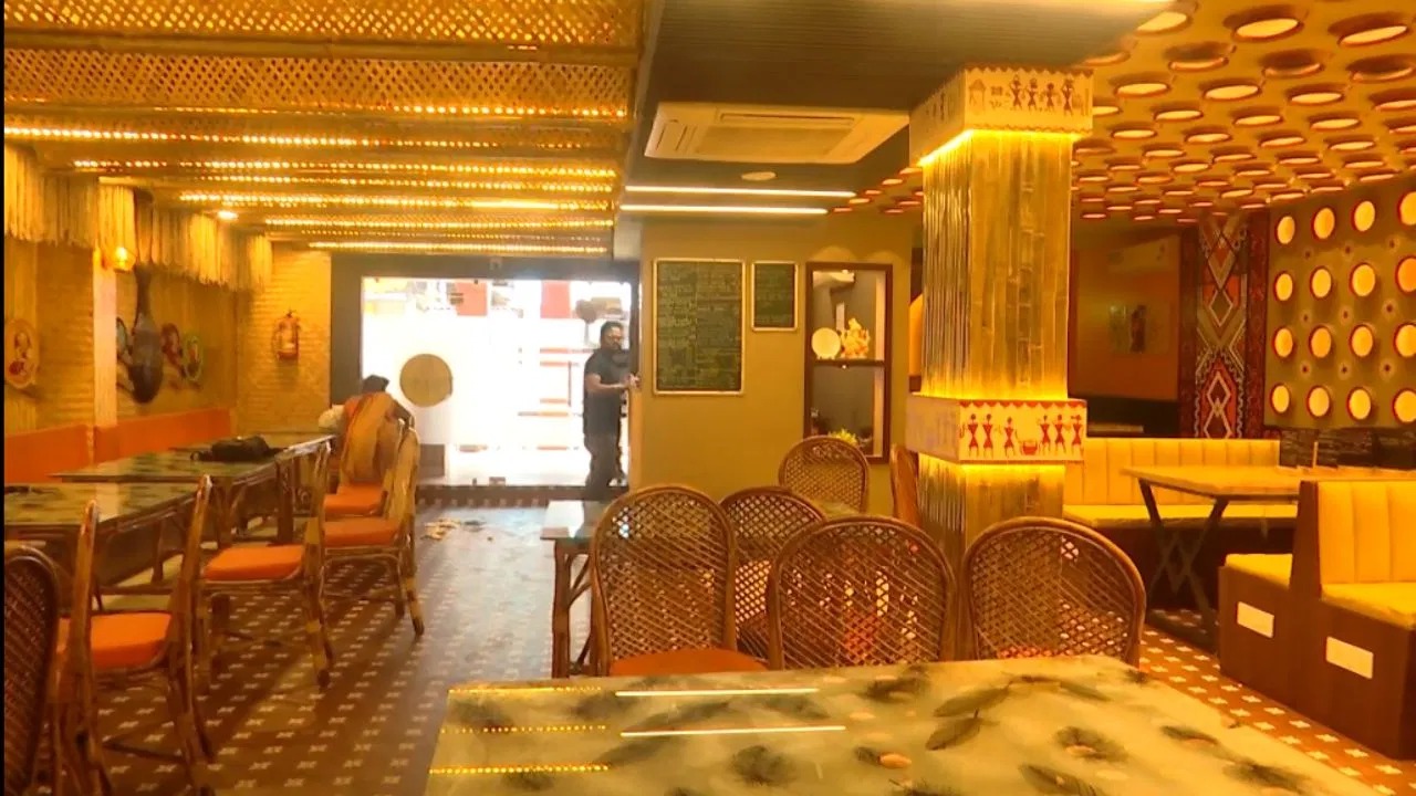 ریستوران کولکاتا: مینو میں کٹوتی، کھانوں کی قیمتیں بڑھیں گی ریستورانوں میں