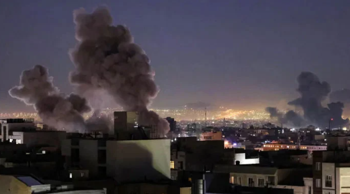 اسرائیلی فوج کے رات تہران پر شدید حملے