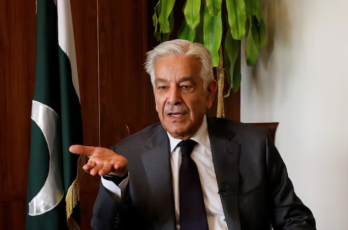 دو جوہری طاقتوں کے درمیان جنگ تباہ کن ہو سکتی ہے: پاکستان کے وزیر دفاع خواجہ آصف کا انڈین وزیر دفاع کو جواب