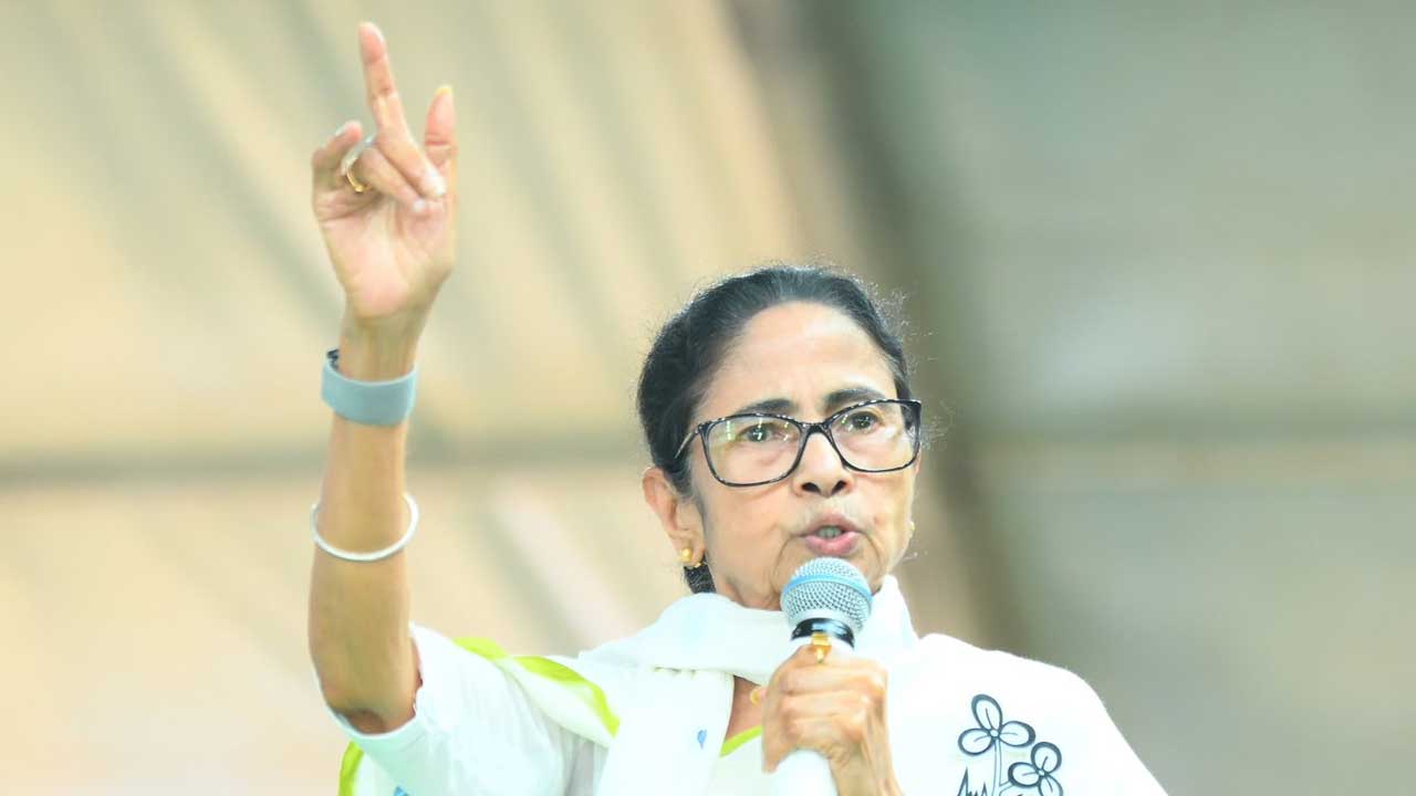 مغربی بنگال میں انتخابات منسوخ کر کے صدر راج نافذ کرنے کی سازش، ممتا بنرجی کا بی جے پی پر بڑا الزام