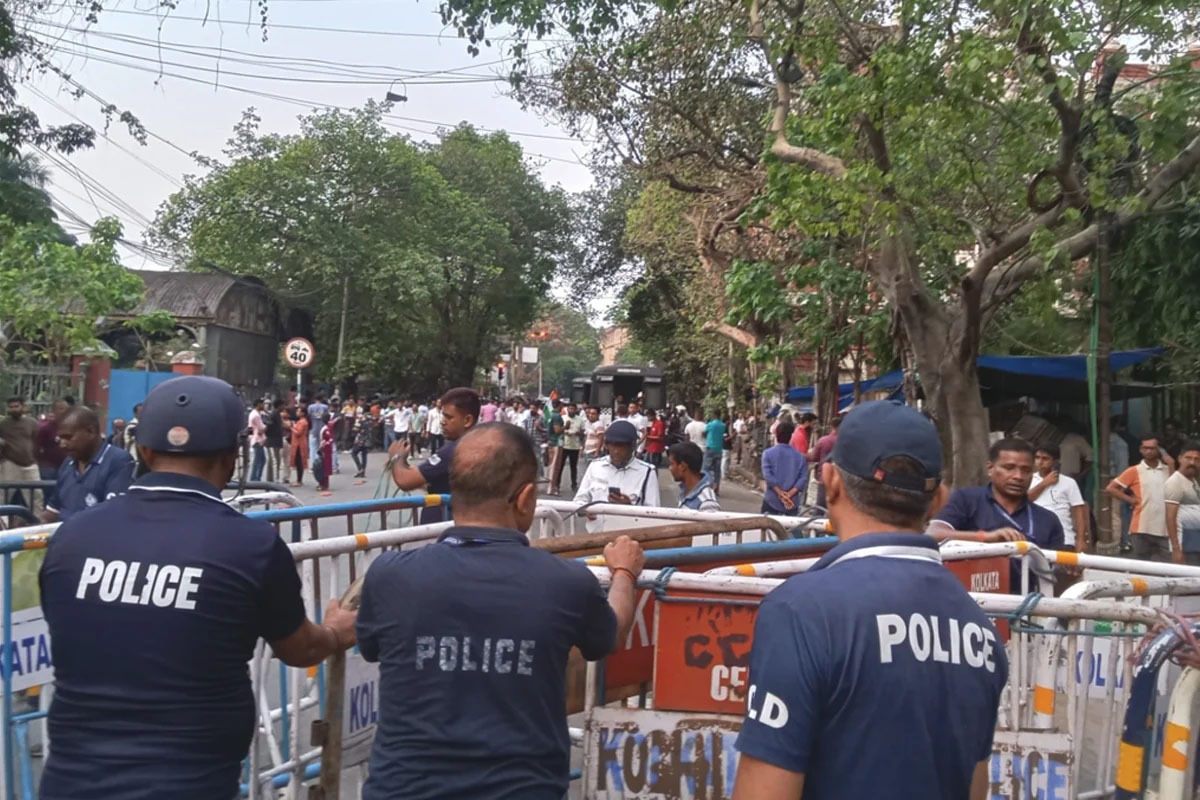 فارم چھ کے معاملے پر ترنمول کا دوبارہ احتجاج، سی ای او دفتر کے سامنے نئی کشیدگی