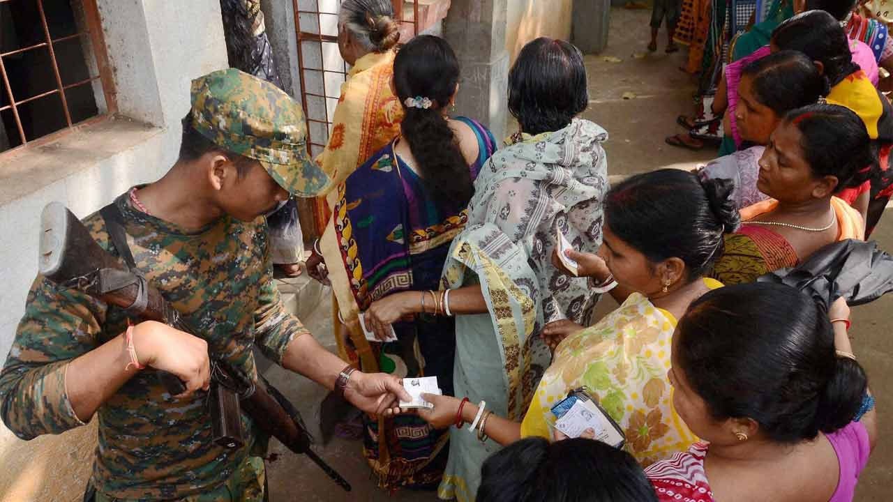 الیکشن کمیشن نے بنگال میں نئے اضافی بوتھ بنانے کی اجازت دے دی