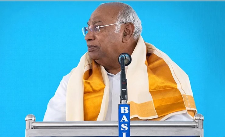 کیرالہ: کھڑگے نے بدعنوانی، بے روزگاری اور معاشی بحران پر ایل ڈی ایف و بی جے پی کو بنایا نشانہ