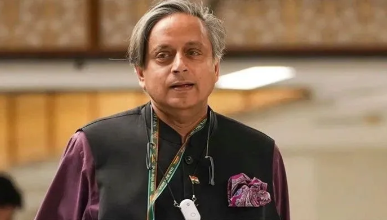 ششی تھرور نے کیوں کہا'”فلم انڈسٹری مسلمانوں کے خلاف نفرت کا مرکز بنتی جارہی ہے”