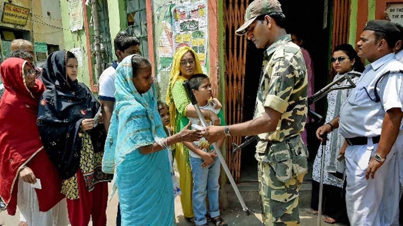 پہلے مرحلے کی پولنگ کے لیے 1586 امیدواروں نے اپنے کاغذاتِ نامزدگی جمع کرائے