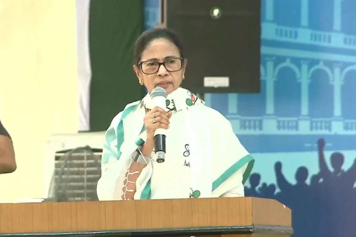 نام کٹوانے والوں کے نام دوبارہ درج کروانے ٹربیونل جاوں گی‘، ممتا بنرجی کا چیلنج