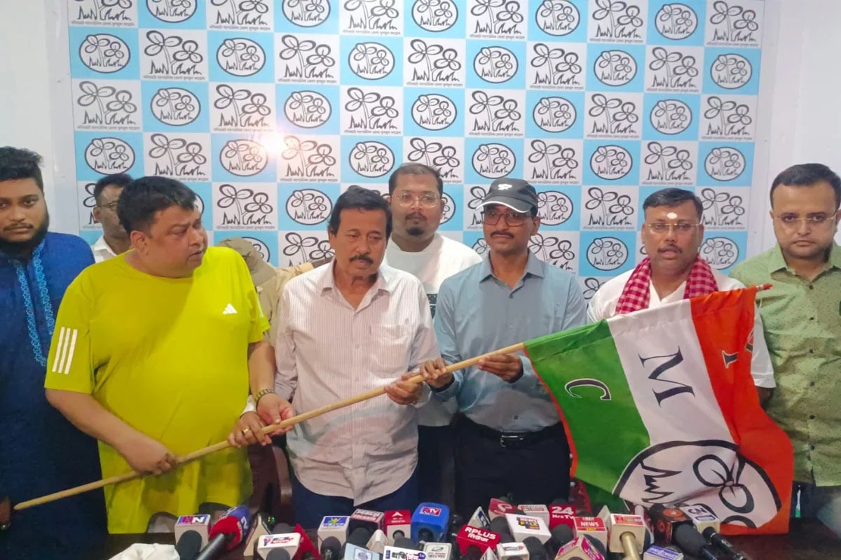 طویل انتظار اور کھینچا تانی کا خاتمہ، حسن آباد کے دبنگ لیڈر بابو ماسٹر کی ترنمول کانگریس میں واپسی۔