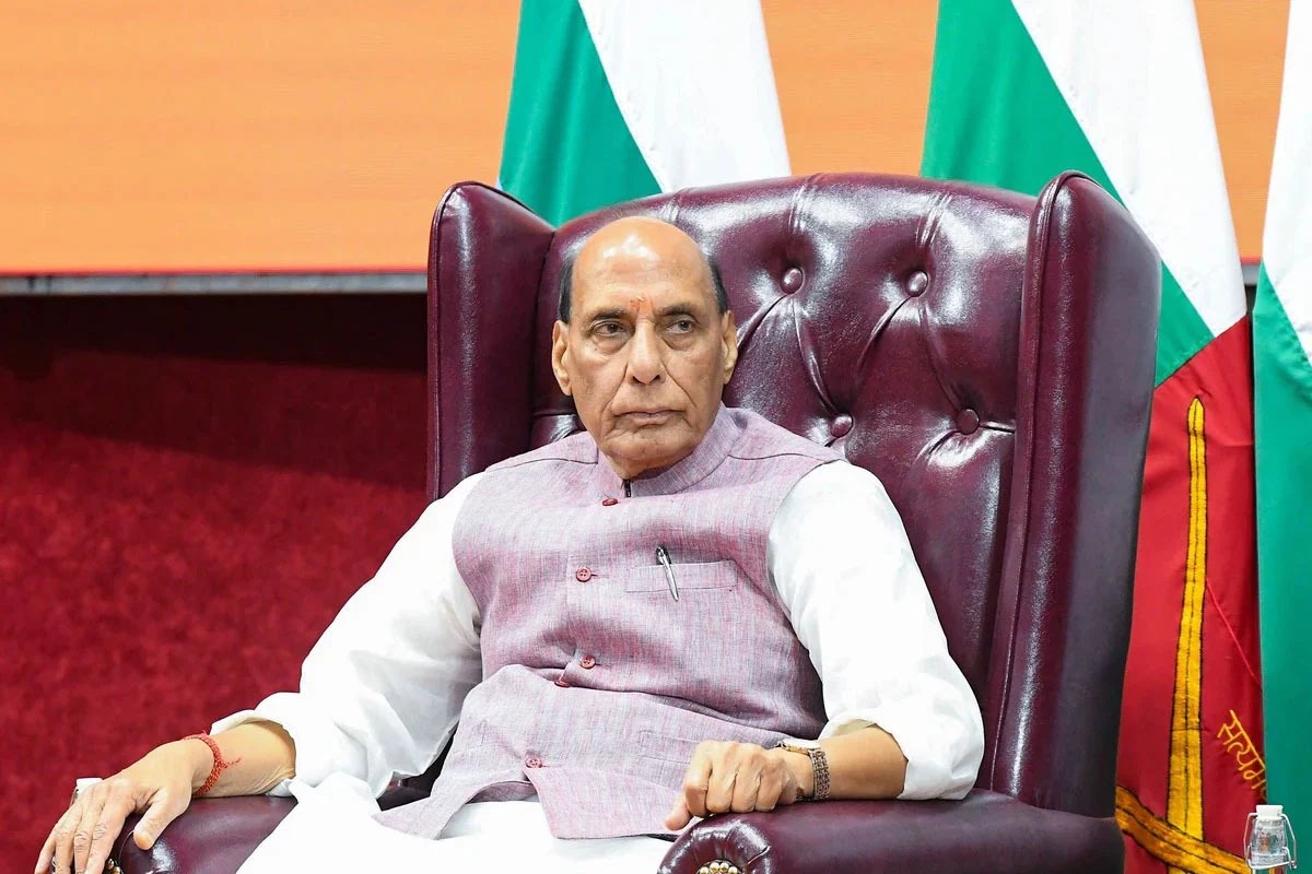 ’بنگال کی طرف نظر اٹھائی تو پاکستان کو 1971 کی یاد دلادیں گے : راج ناتھ سنگھ