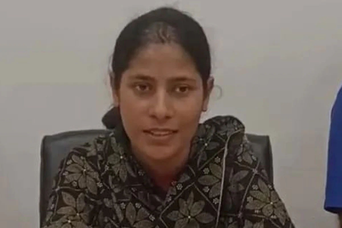 رینو کا نام ووٹر لسٹ سے خارج، ممتا بنرجی سے اپیل کی