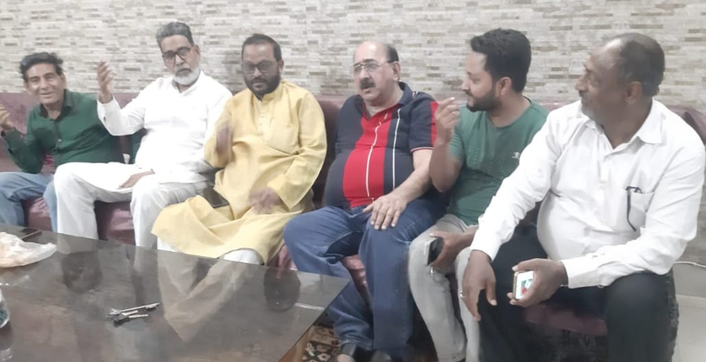 الہ آباد کریلی میں شعری نشست بہ اعزاز خواجہ احمد حسین