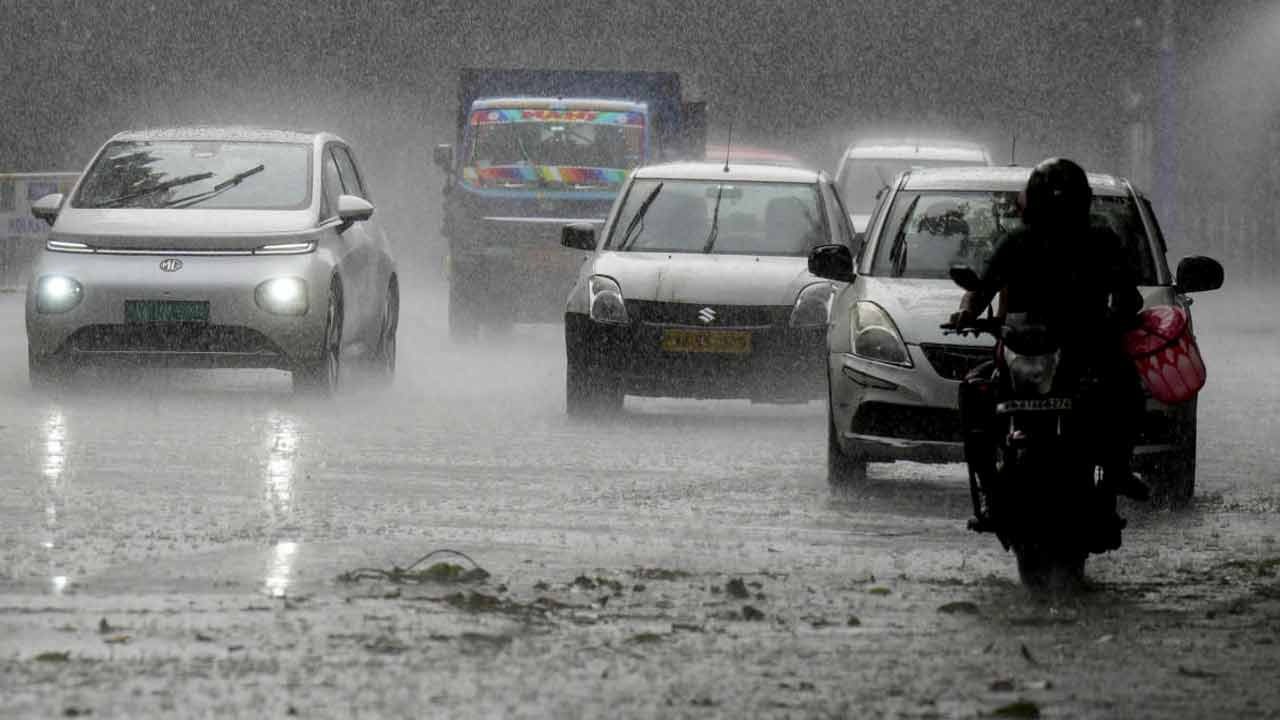 جنوبی بنگال میں طوفان کی تباہ کاریوں کے حوالے سے محکمہ موسمیات کی تازہ ترین وارننگ