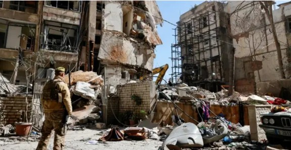 اگر ایران نے حملہ کیا تو اس کا پوری قوت سے جواب دیا جائے گا: اسرائیلی وزیرِ دفاع کی دھمکی