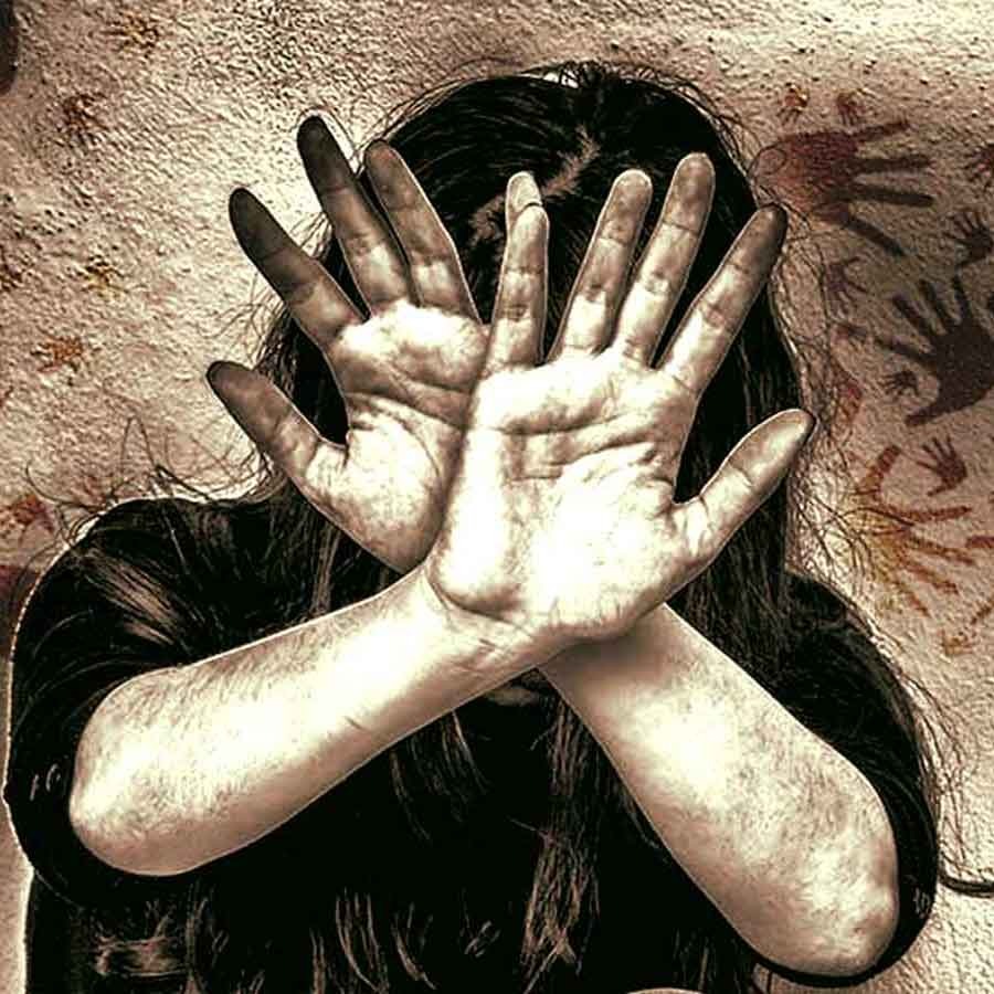 چلتی گاڑی میں لڑکی کے ساتھ زیادتی ، زانیتوںکی تلاش جاری