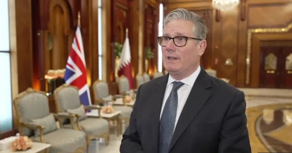 آبنائے ہرمز میں ’ٹول ٹیکس یا گزرگاہ پر پابندیاں‘ قابلِ قبول نہیں ہوں گی، برطانوی وزیر اعظم کا خلیجی دورے کے اختتام پر بیان