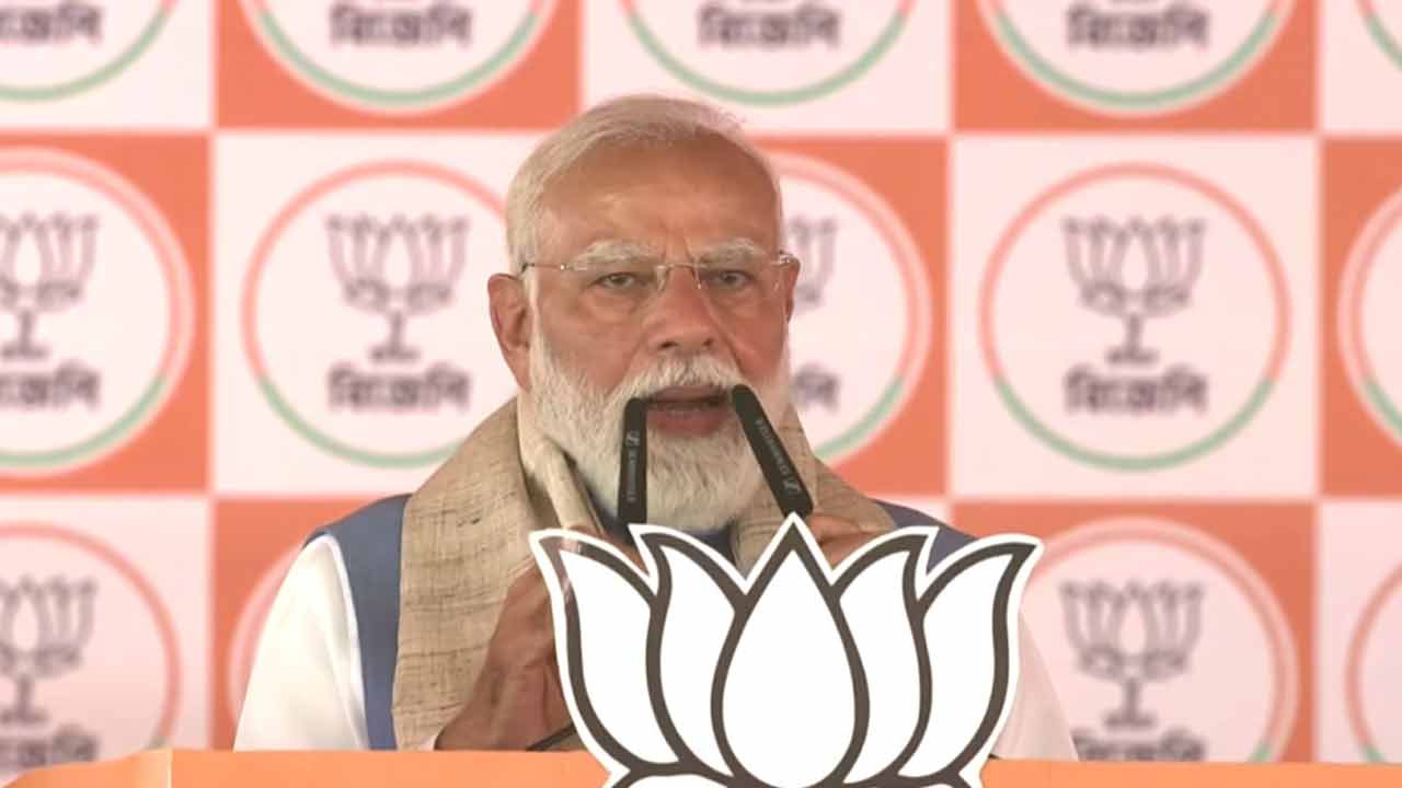 اقتدار میں آنے کے بعد بی جے پی کا وزیر اعلیٰ سب سے پہلے کون سا کام کرے گا؟ کٹوا کے جلسے میں مودی نے بتا دیا۔