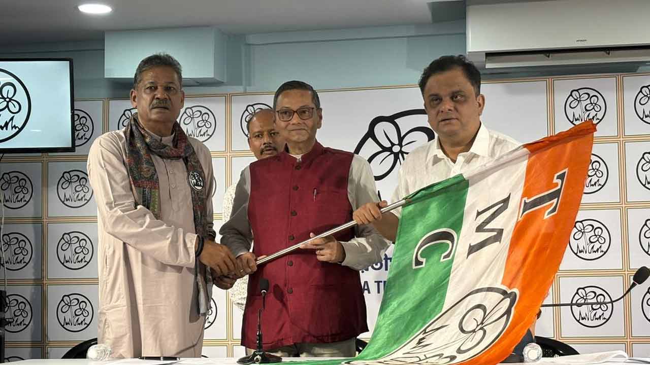 بنگال انتخابات سے قبل سیاسی ہلچل، نیتا جی سبھاش چندر بوس کے پڑپوتے چندر کمار بوس ٹی ایم سی میں شامل