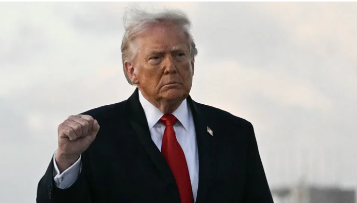 ڈونلڈ ٹرمپ نے ایران پر محدود فضائی حملوں پر غور شروع کردیا، امریکی اخبار