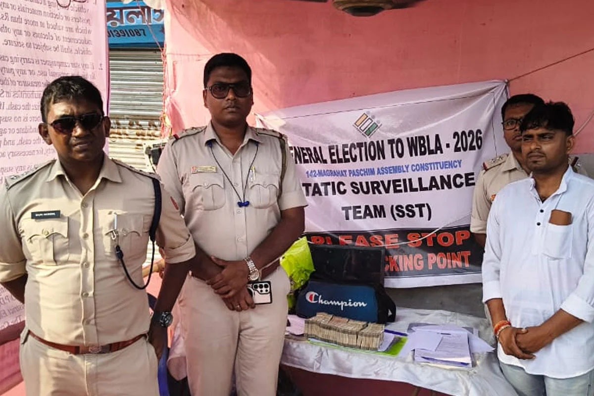 بی جے پی کے دو لیڈروں کی گاڑی سے بھاری رقم برآمد