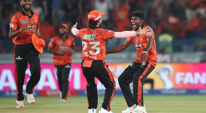 پرفل ہنگے نے اپنے آئی پی ایل ڈیبیو پر تین وکٹ لے کر تاریخ رقم کی