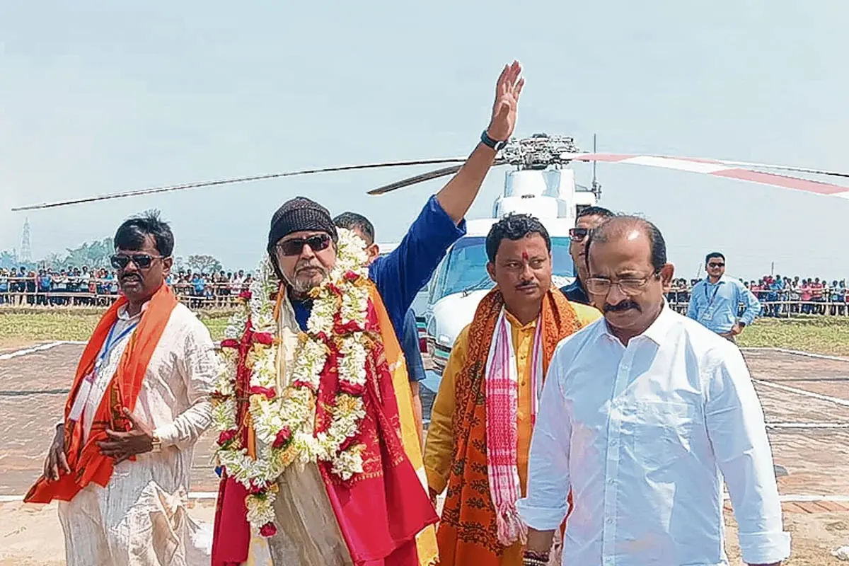 متھن چکرورتی کی ریلی میں لوگوں کی بھیڑ ہی نہیں ہوئی، گاڑی سے اترے بغیر لوٹ گئے