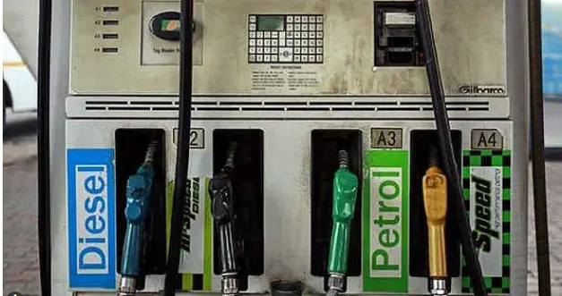 انتخاب ختم ہوتے ہی پٹرول 18 روپے اور ڈیزل 35 روپے تک ہو سکتا ہے مہنگا، خسارے میں ہیں کمپنیاں