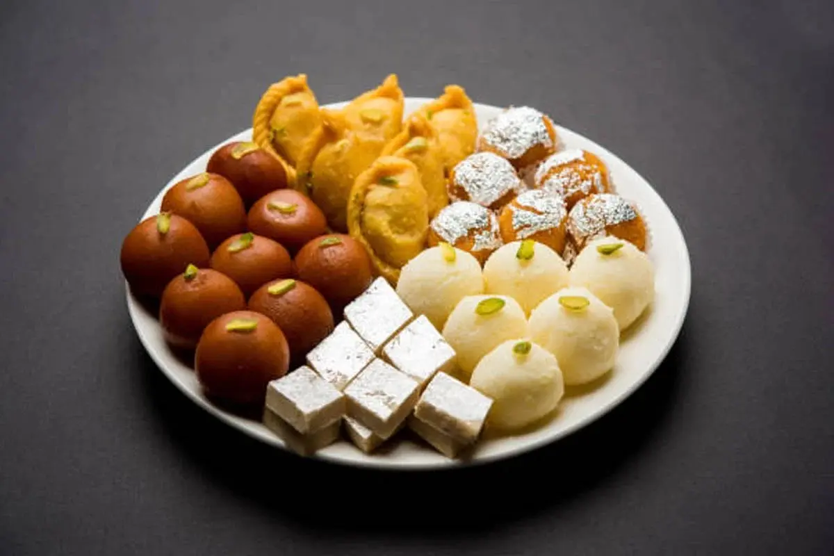 پہلا بیساکھ کے موقع پر مٹھائیوںکی قیمت بڑھ گئی