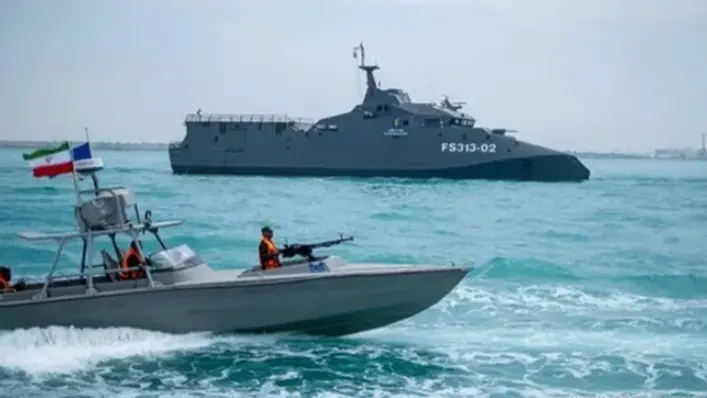 امریکی بحریہ نے ناکہ بندی جاری رکھی تو بحیرۂ احمر کو بند کر دیں گے: ایرانی فوج